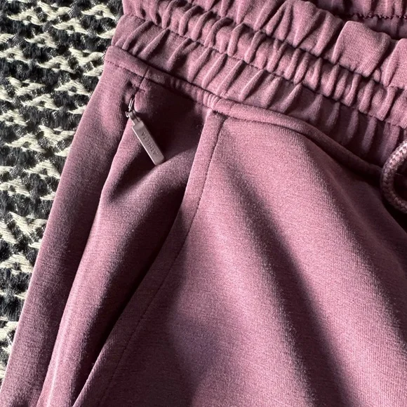 athleta Seasoft straight leg pant MT - Picture 3 of 5